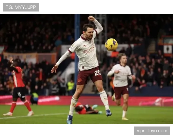 琼斯执教卢顿迎崛起，状态回暖引关注但挑战犹存