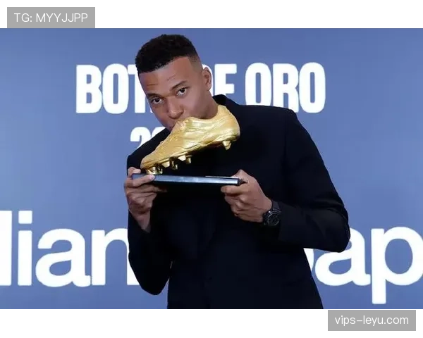 欧洲U19锦标赛新星闪耀,稳健射手荣膺金靴引关注 欧洲U19锦标赛新星闪耀,稳健射手荣膺金靴引关注