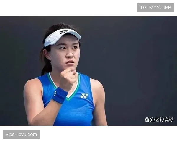 朱琳机场随手一掏，钱包比我整个月房租还厚